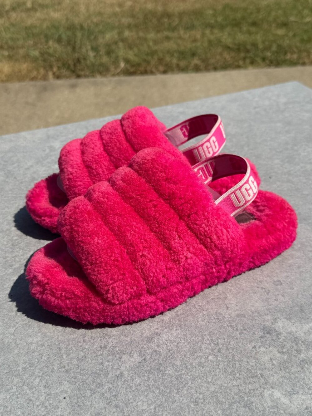 UGG Fluff Yeah Kids 3 Hot Pink Shearling Slides Y2K Barbiecore Cozy Sandals 4169